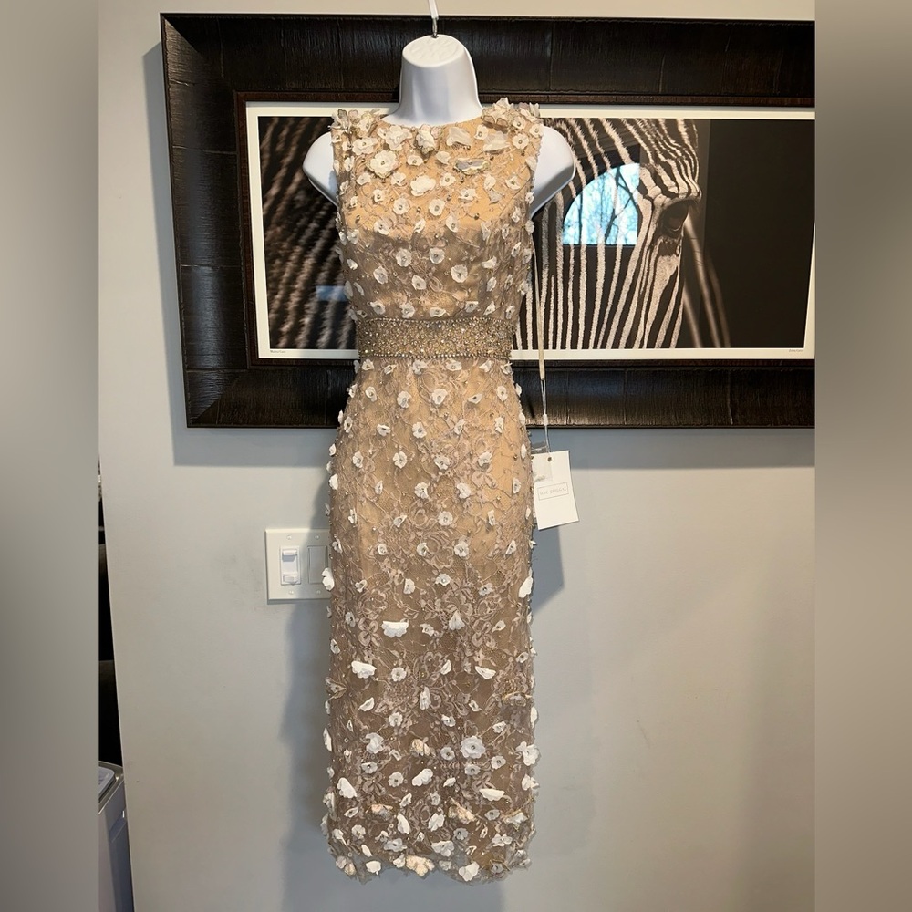 NWT Mac Duggal FLORAL APPLIQUE SLEEVELESS MIDI DRESS